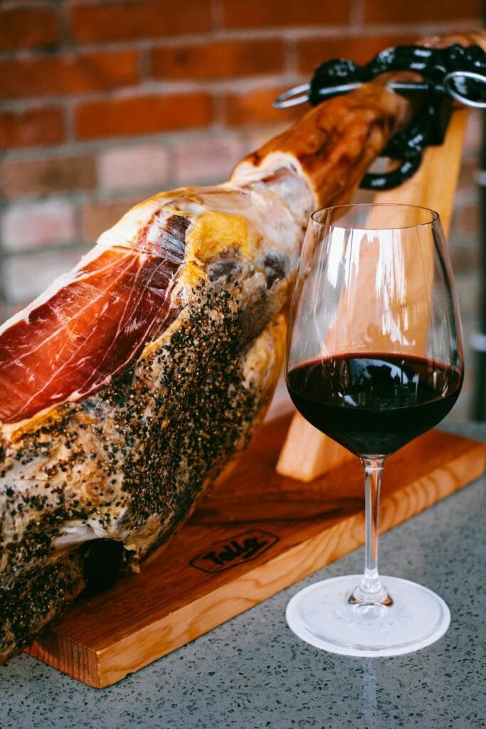 jamon iberico y vino
